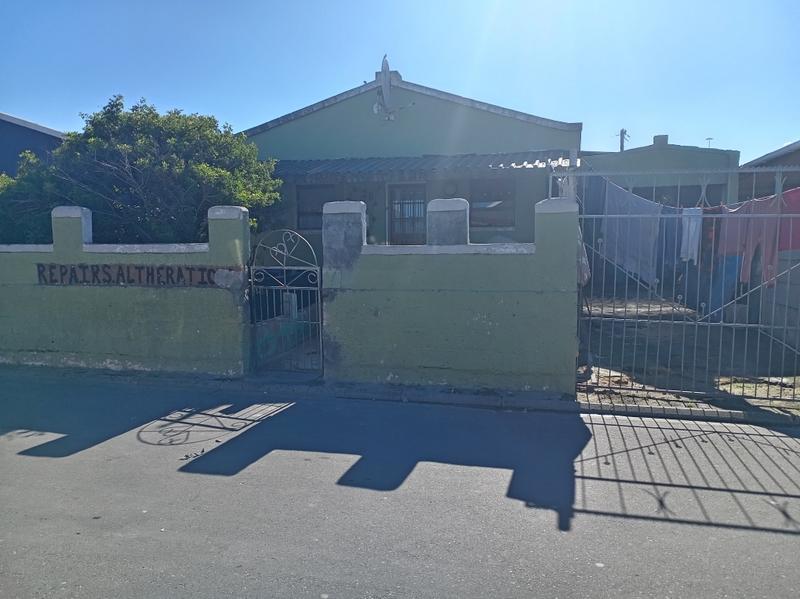 5 Bedroom Property for Sale in Mitchells Plain Central Western Cape
